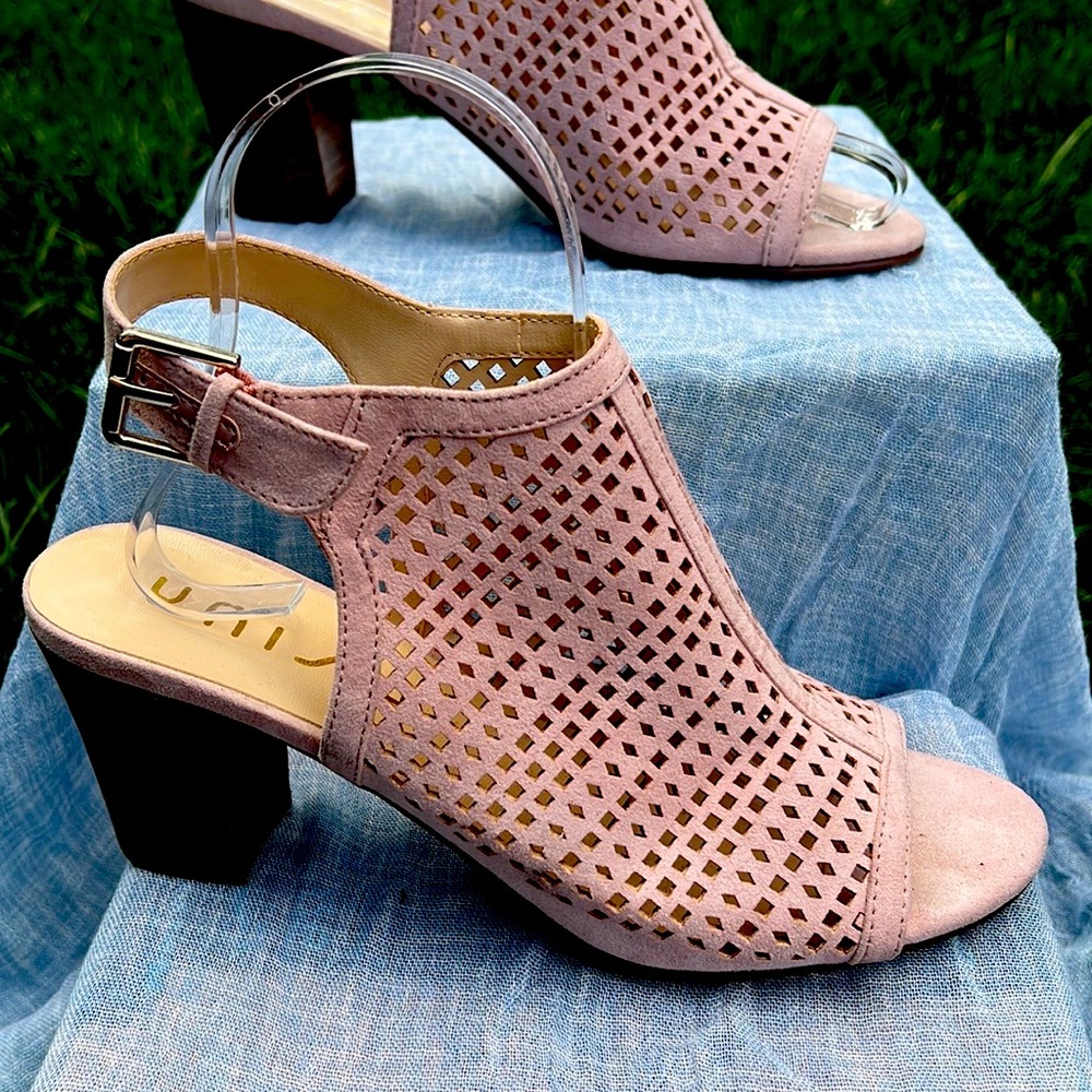 Unisa faux suede pink cutout booties. Size 9